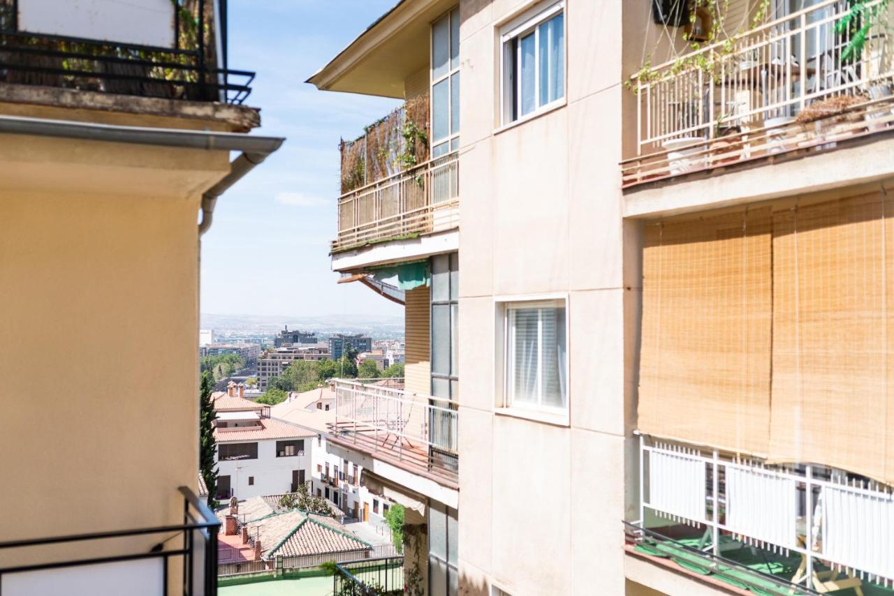 Elegante Y Centrico Alojamiento En Granada Apartment Luaran gambar