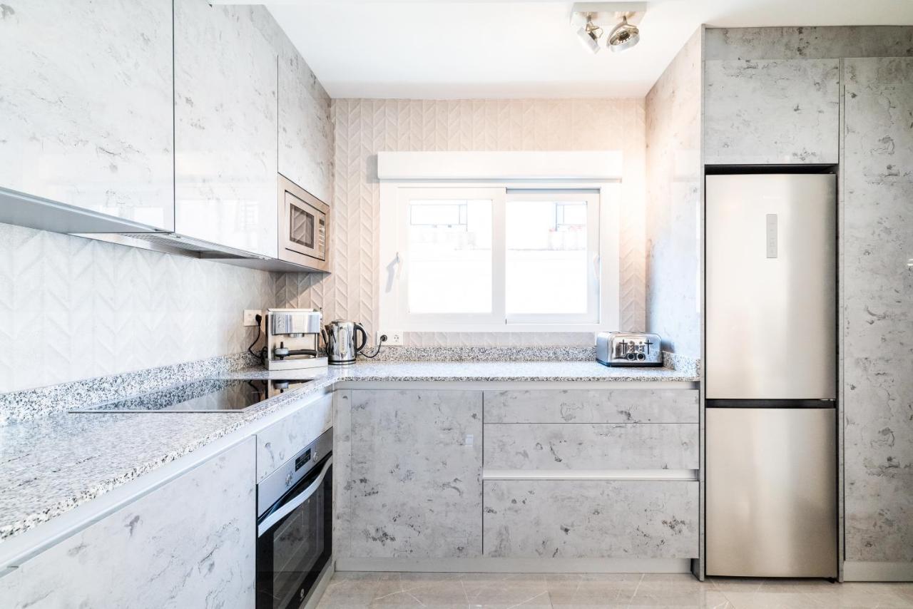 Elegante Y Centrico Alojamiento En Granada Apartment Luaran gambar