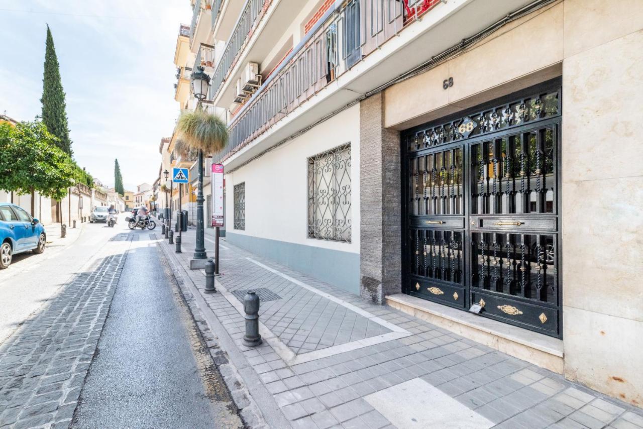 Elegante Y Centrico Alojamiento En Granada Apartment Luaran gambar